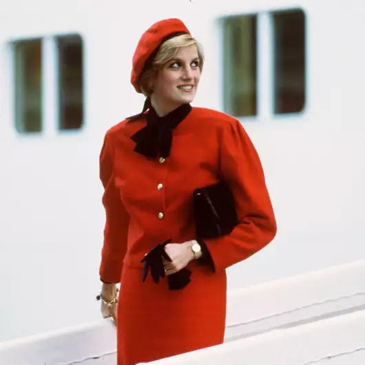 Τα κρυφό μήνυμα γραμμένο με χρυσό στα νυφικά γοβάκια της πριγκίπισσας Diana