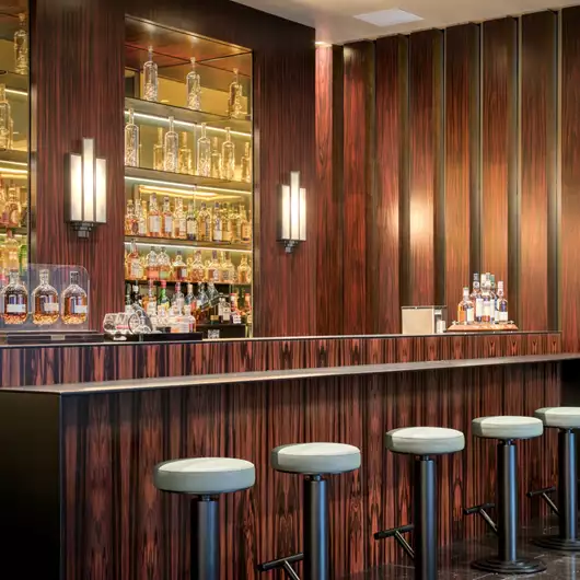 Η διαχρονική Art Deco υπογραφή του JuJu Bar & Restaurant