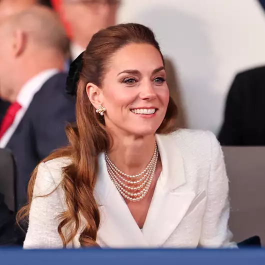 Η Kate Middleton εμφανίστηκε με το απόλυτο festive look στο Together At Christmas
