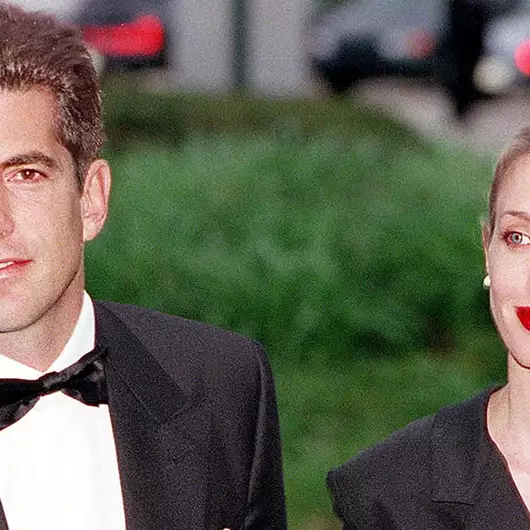 John F. Kennedy Jr. & Carolyn Bessette-Kennedy | Το ρομαντικό love story & το τραγικό τέλος που συγκλόνισε την Αμερική