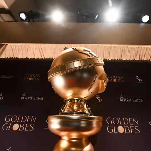 Οι Υποψηφιότητες των 83ων Golden Globes: Η πιο τολμηρή, διεθνής και απρόβλεπτη χρονιά του θεσμού!