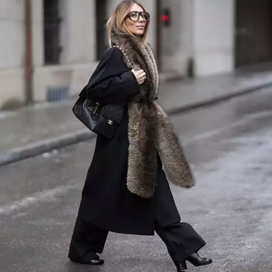 Το παλτό που αξίζει να αποκτήσετε στις εκπτώσεις ταιριάζει με τα πάντα