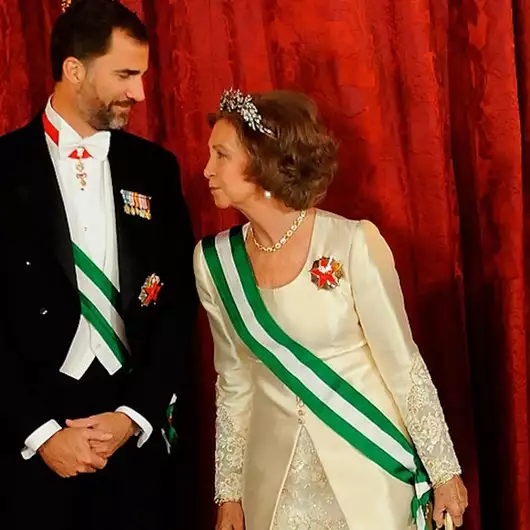 Όταν η Letizia φόρεσε την εμπνευσμένη από τους κίονες του Παρθενώνα τιάρα της βασίλισσας Σοφίας