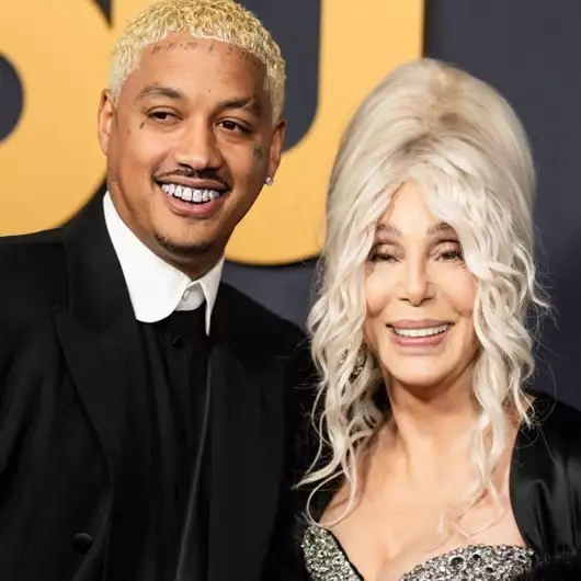 Cher | Παντρεύεται με τον 39χρονο σύντροφό της την ημέρα των 80ών γενεθλίων της;