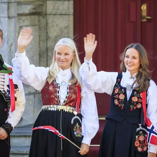 Mette Marit | H ντροπιαστική φωτογραφία με την κόρη της, πριγκίπισσα Ingrid Alexandra που θα μπορούσε να της κοστίσει το στέμμα