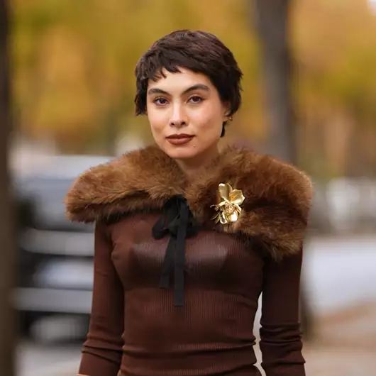 5 σύγχρονα κοντά κουρέματα που αναδεικνύουν τις γυναίκες άνω των 50