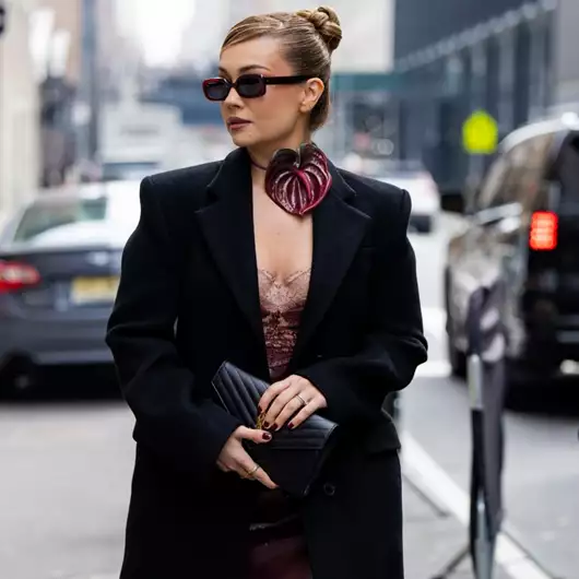 Η νέα εποχή της φροντίδας του ντεκολτέ | Πώς να διατηρείτε τον λαιμό και το στήθος σας νεανικά