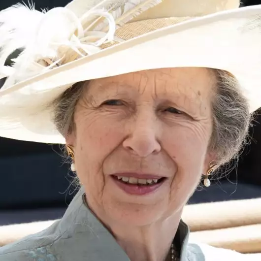 Πριγκίπισσα Άννα | Η ειλικρινής αντίδρασή της στο συναισθηματικό δώρο που έλαβε για τα Χριστούγεννα