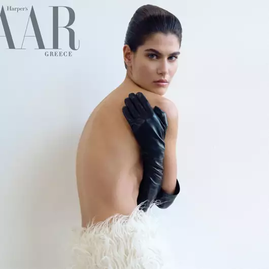 Η Ανθή Φακιδάρη φωτογραφίζεται αποκλειστικά για το Harper's Bazaar Greece