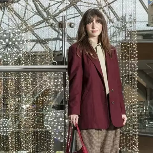 Festive Shopping | Από τη Gen Z έως τους boomers, οι γιορτές θέλουν στιλ και το βρίσκουν εδώ