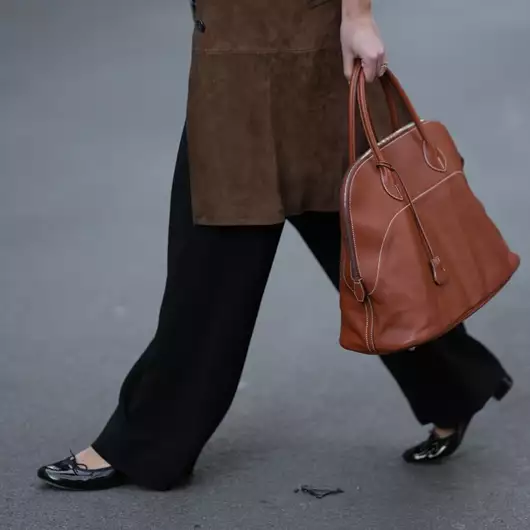 Οι μπαλαρίνες που θα αποκτήσετε στις εκπτώσεις έχουν τη stylish λεπτομέρεια που αναβαθμίζει τα looks σας