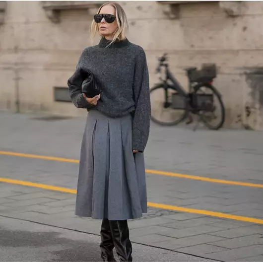 Οι μίντι φούστες ταιριάζουν με μπότες | 5 σούπερ κομψά looks για να πάρετε έμπνευση