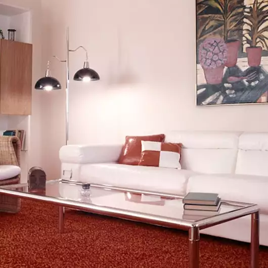 Grandmacore | Ποια έπιπλα της γιαγιάς αξίζουν πλέον έως και 1800 ευρώ;