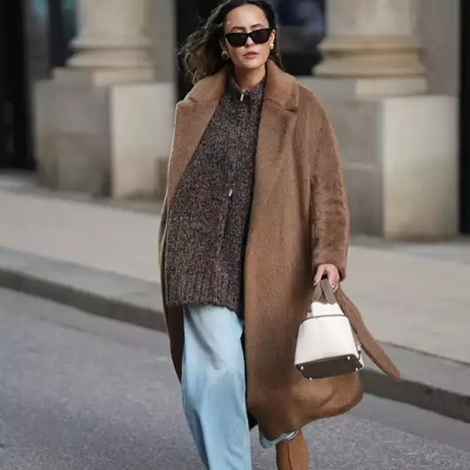 Η γήινη απόχρωση στο μανικιούρ που ταιριάζει με όλα και θα λατρέψετε στο ρεβεγιόν