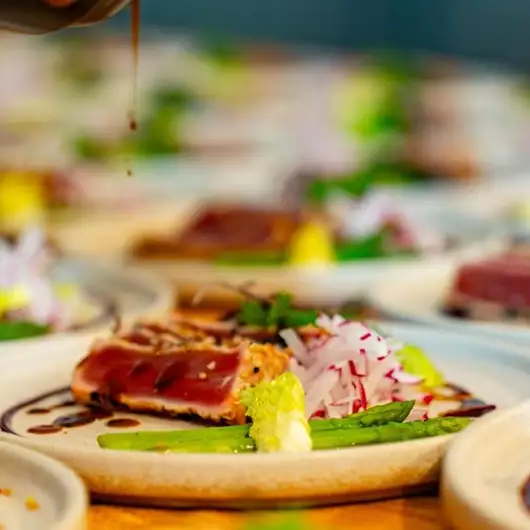 Celebrate in style | Ένα dinner party γεμάτο γεύση και λάμψη, με την υπογραφή Intercatering