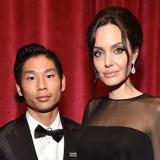 Pax Jolie-Pitt | Με ανανεωμένη εικόνα ο γιος της Angelina Jolie και του Brad Pitt σε εμφάνιση - έκπληξη