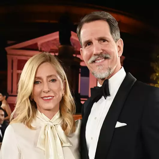 Marie Chantal | Με τον Παύλο Ντε Γκρες στα Fashion Awards 2025 - Το look με υπογραφή Dior