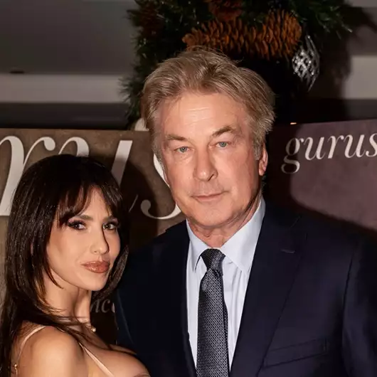 Exclusive | Η λαμπερή εμφάνιση της Hilaria Baldwin σε event στη Νέα Υόρκη
