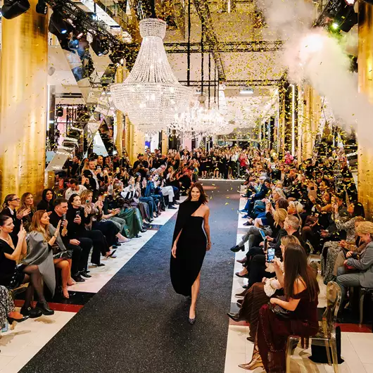 Ένα golden show για τη μόδα στο Golden Hall