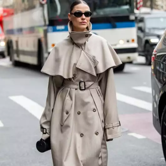 Αυτή η καμπαρντίνα είναι η staple αγορά της νέας σεζόν