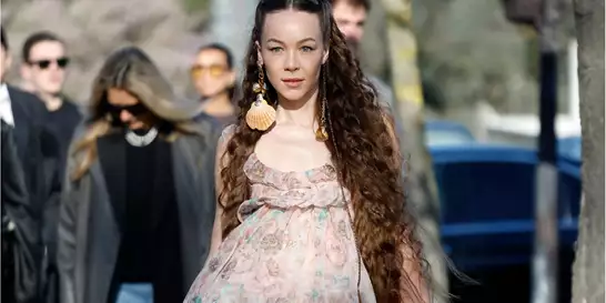 Το boho φόρεμα που θα φορέσετε την άνοιξη έχει το πιο κομψό και διαχρονικό μοτίβο