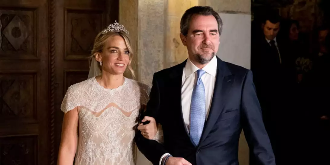 Γάμος Νικόλαου Ντε Γκρες & Χρυσής Βαρδινογιάννη | Η λιτή τελετή, το ρομαντικό νυφικό και οι καλεσμένοι