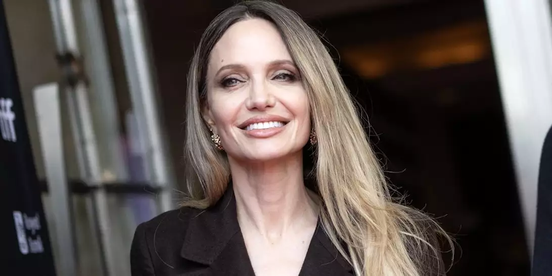 H Angelina Jolie μοιράζεται τα νεότερα για τη ζωή της μεγαλύτερης κόρης της