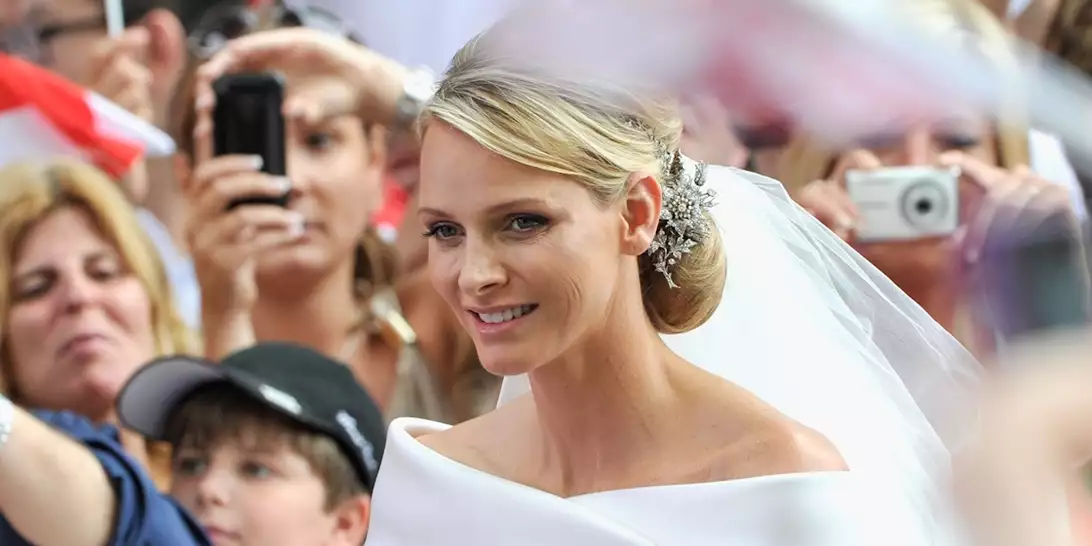 H αφιέρωση της Charlene στον Giorgio Armani | Eίχε σχεδιάσει το iconic νυφικό της το 2011