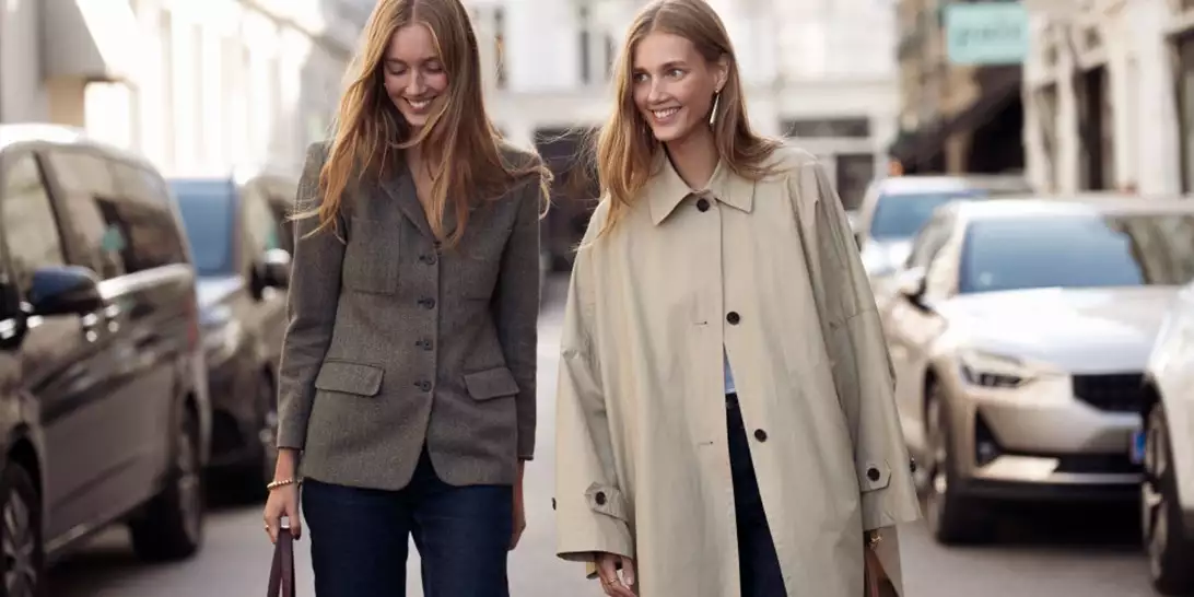 Τα κομψά looks που μπορείτε να κάνετε μ' ένα τζιν κι ένα παλτό