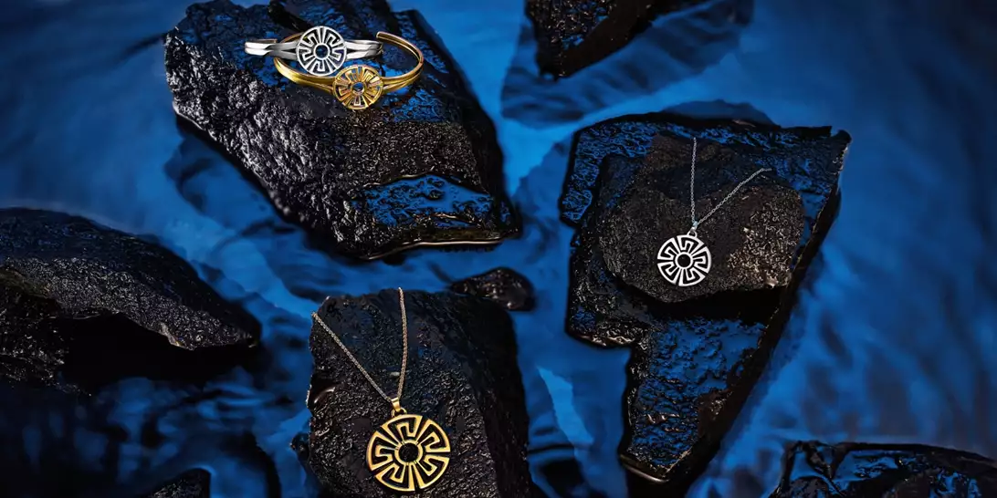 Αέναον | Το γούρι του οίκου Zolotas για το 2025 εμπνέεται από τον Μαίανδρο