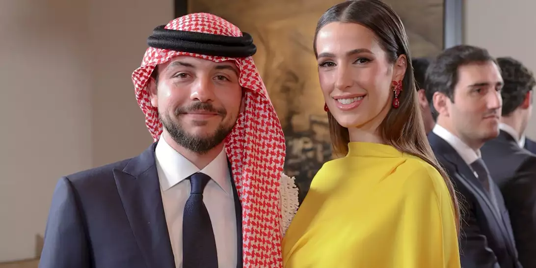 Πρίγκιπας Hussein | Αγκαλιά με την τριών μηνών κόρη του στην πρώτη τους κοινή φωτογραφία