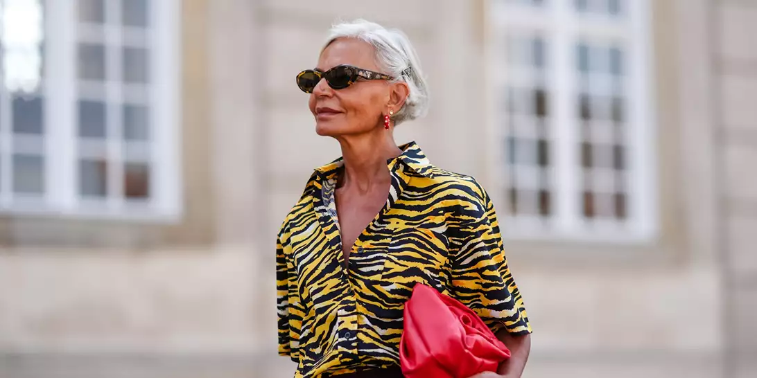 It's all in the details | Τα αξεσουάρ μαλλιών που επιλέγουν οι πιo stylish γυναίκες άνω των 50