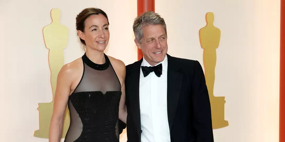Hugh Grant για τα 5 παιδιά του: "Είναι αβάσταχτο, κρύβομαι στην τουαλέτα"