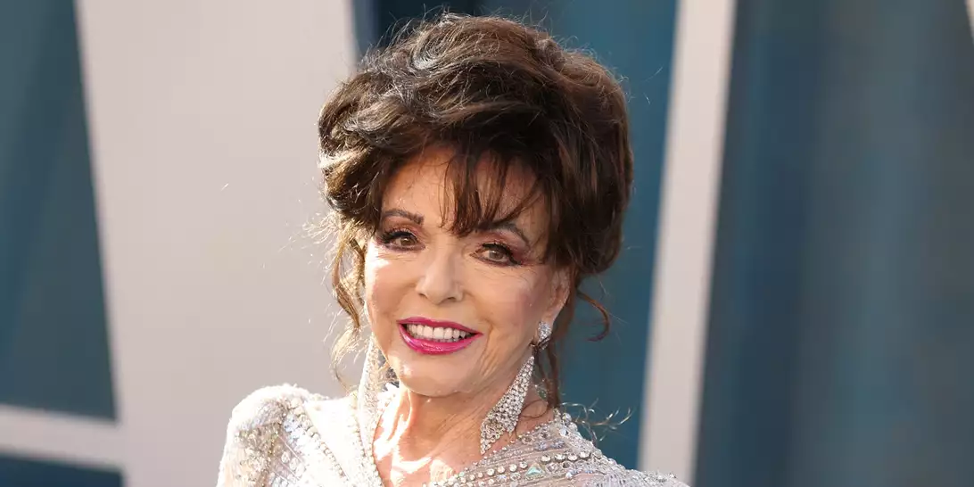 H Joan Collins αποκαλύπτεται | Ο βασικός κανόνας της ζωής της και το (απρόσμενο) αγαπημένο της fashion brand