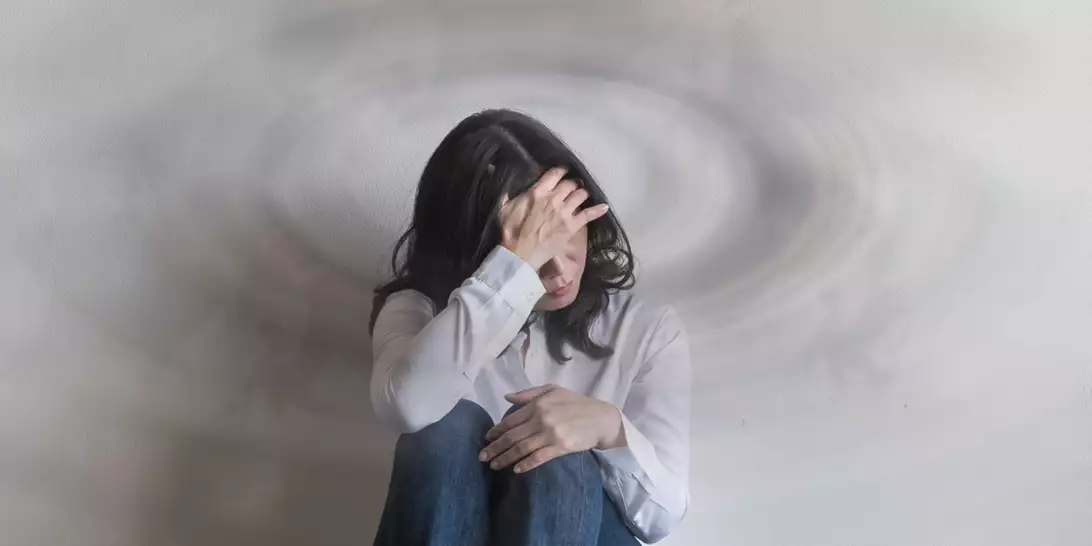 Ίλιγγοι | Πώς να τους αντιμετωπίσετε οριστικά με την κατάλληλη θεραπεία