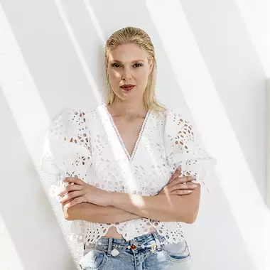 Πώς θα υιοθετήσετε τα summer trends με κομψό τρόπο