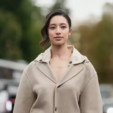 Face yoga για αρχάριους | 3λεπτο φυσικό "lifting" για λαμπερό πρόσωπο - Πώς θα το κάνετε