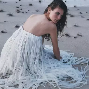 From the Magazine | Η λαμπερή πλευρά του beachwear