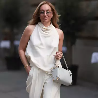 Beach Blonde | Ο φυσικός τρόπος για να αποκτήσετε ξανθές ανταύγειες στις διακοπές σας για ένα κομψό καλοκαιρινό look