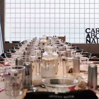 μ. Artisan Water: Η συσκευασία του μέλλοντος πρωταγωνιστεί σε ένα μ.οναδικό brunch