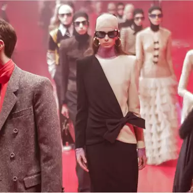 Naked or Not | H νέα συλλογή Valentino εξερευνά την ιδέα της οικειότητας