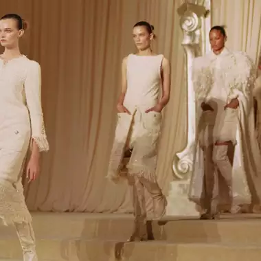 Η ζωή στην ύπαιθρο και η ελευθερία που προσφέρει εμπνέουν τη νέα Haute Couture συλλογή της Chanel