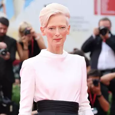 Φεστιβάλ Βενετίας | Οι εμφανίσεις που ξεχώρισαν στο κόκκινο χαλί της τελετής έναρξης