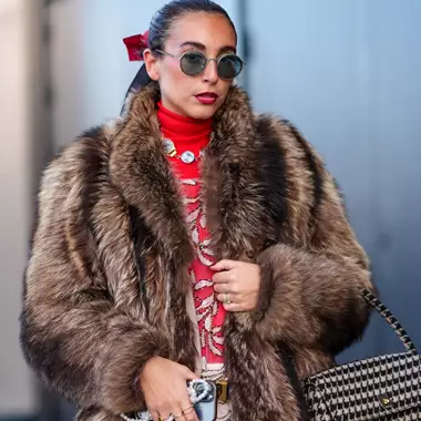 Τα faux fur παλτό είναι αυτά που θα φορέσετε περισσότερο τον χειμώνα