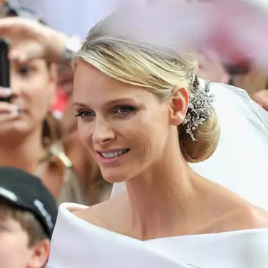 H αφιέρωση της Charlene στον Giorgio Armani | Eίχε σχεδιάσει το iconic νυφικό της το 2011