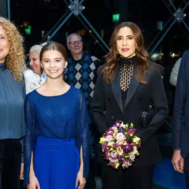 Mary της Δανίας | Η λεπτομέρεια στο tuxedo look της που αναβάθμισε τη fashion αξία του