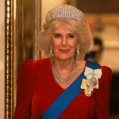Βασίλισσα Καμίλα | Η τελευταία τιάρα της διαθέτει 488 διαμάντια και λειτουργεί και ως κολιέ