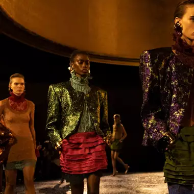 Αντίο "Quiet Luxury" | Το "New Opulence" είναι η νέα μεγάλη τάση στη μόδα