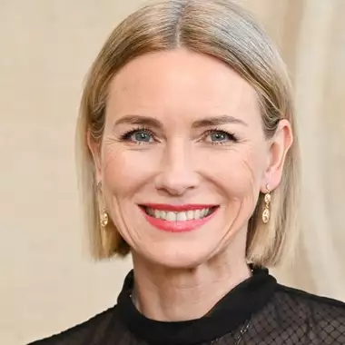 Naomi Watts | Η εύκολη και ανεπιτήδευτη επιμέλεια στο French bob της που πρέπει να δοκιμάσετε κι εσείς στα καρέ μαλλιά σας