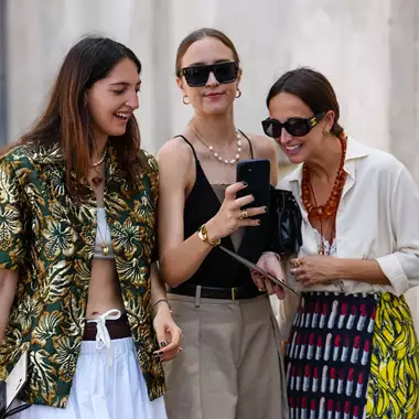 Italian Summer | 6 καλοκαιρινά looks με έμπνευση από το πληθωρικό στιλ των Ιταλίδων